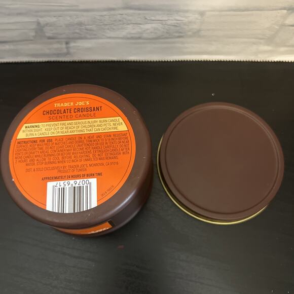NEW TRADER JOE'S - CHOCOLATE CROISSANT - SCENTED CANDLE 5.64 OZ - Unburned - Picture 3 of 3
